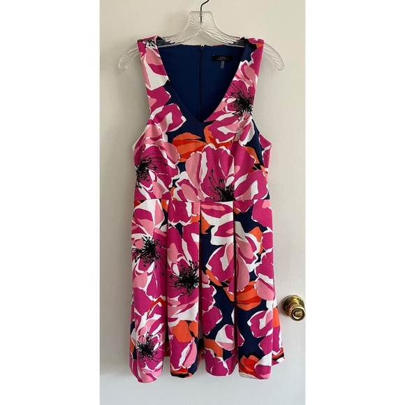 Trina Turk Dresses & Skirts - Trina Turk Floral V Neck Tank Midi Dress Pockets Back Zip Fit Flare, Size 8